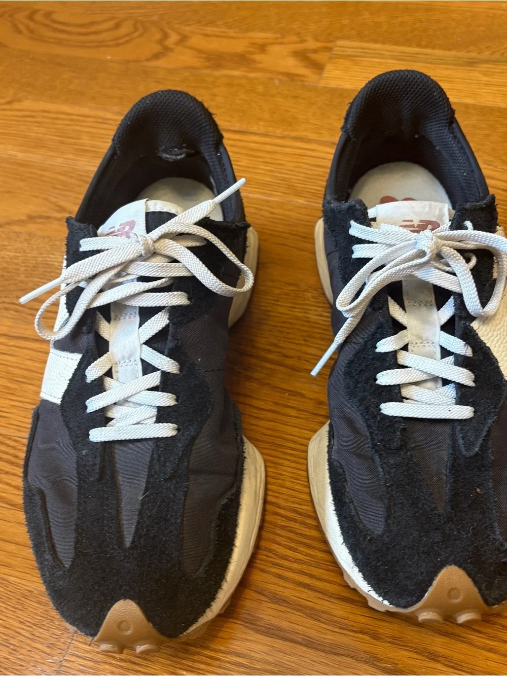New Balance 327 Black and White, well loved - Picture 4 of 10